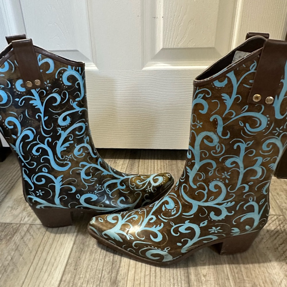 Bobs western rain boots size 10
